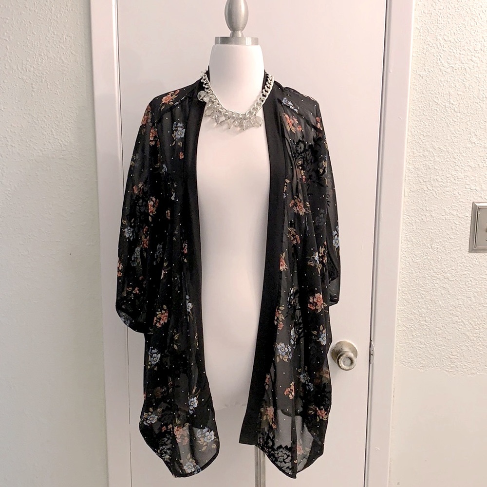 Avenue - Black Shawl